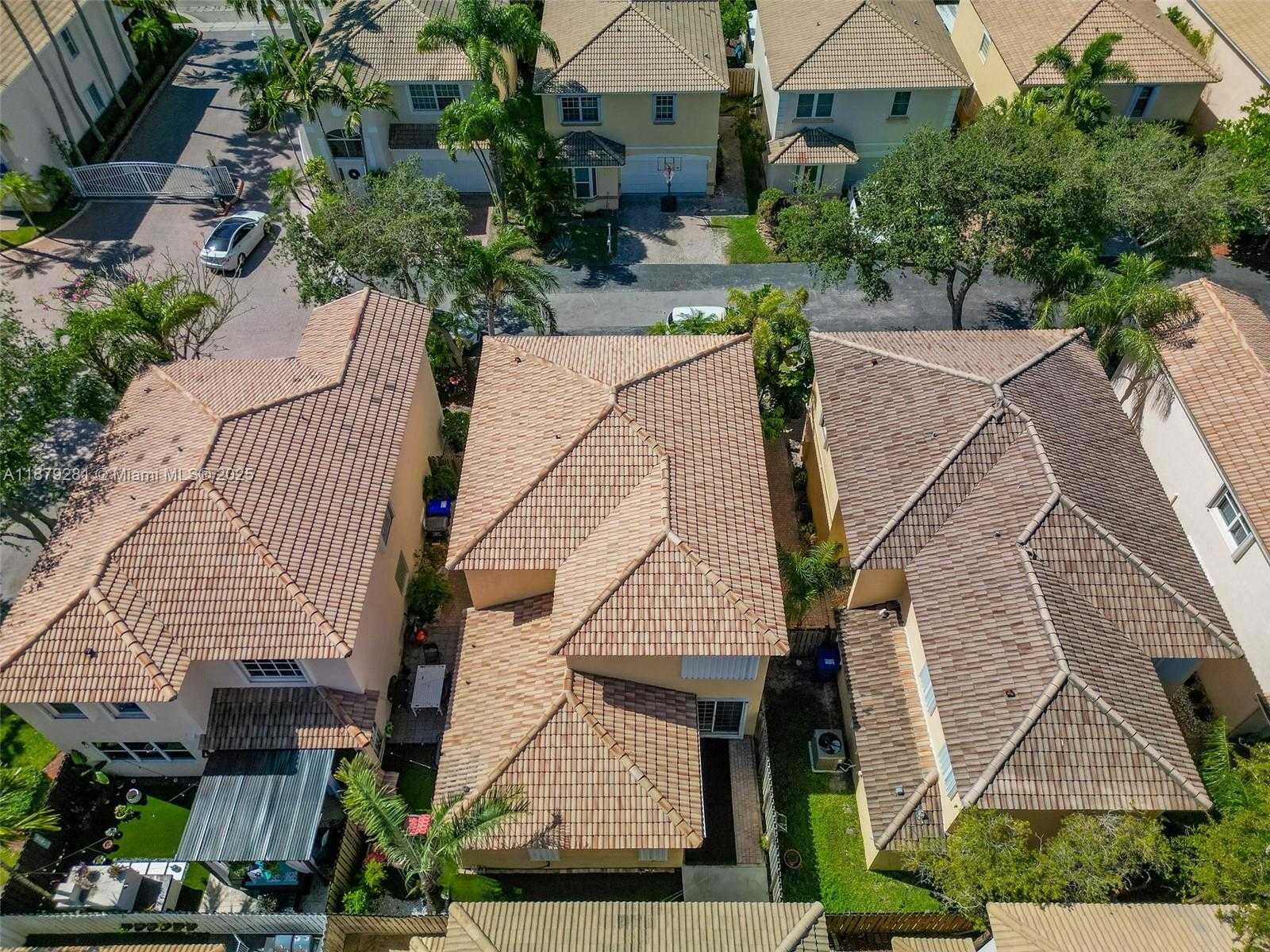 Small Image of 1251 JOHNSON CT, Hollywood Number 39