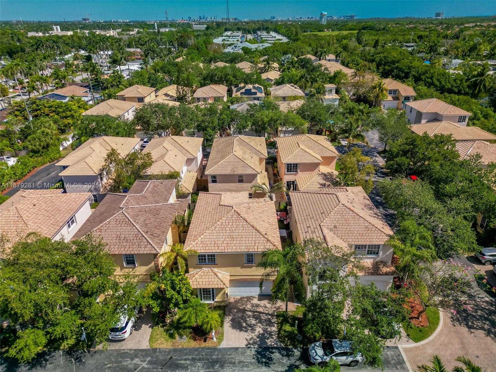 Small Image of 1251 JOHNSON CT, Hollywood Number 40