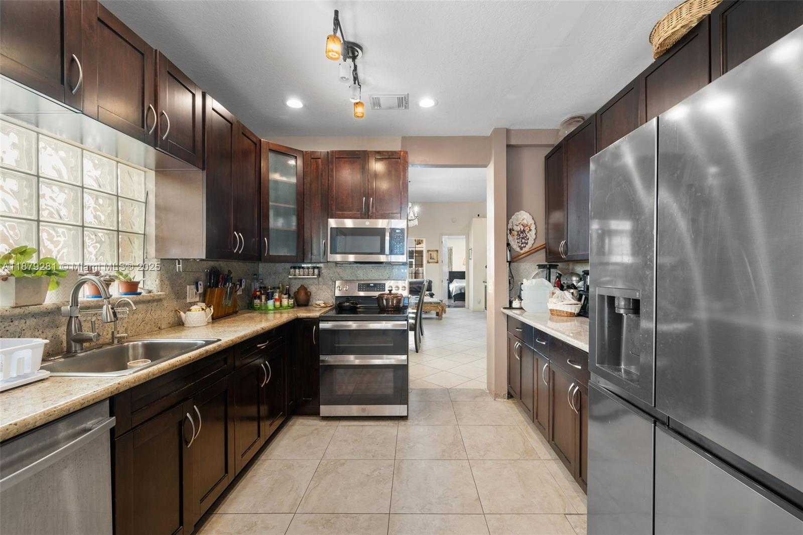 Small Image of 1251 JOHNSON CT, Hollywood Number 7