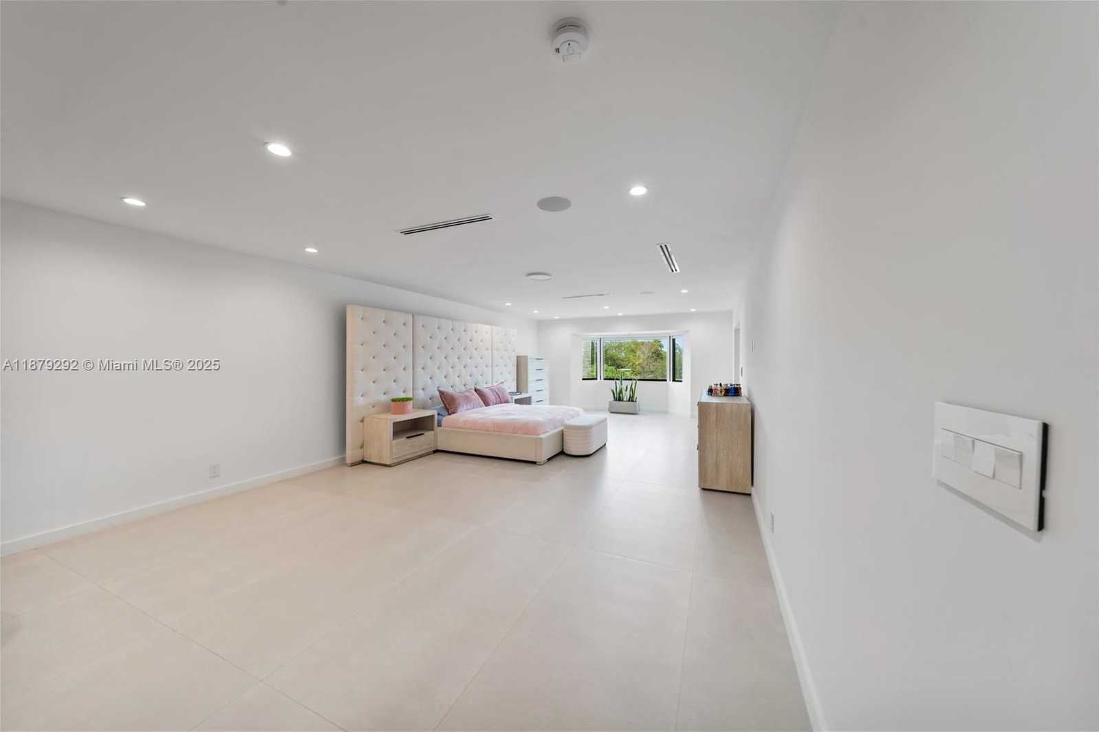 Small Image of 150 NORTH WEST 123RD AVE, Miami Number 17
