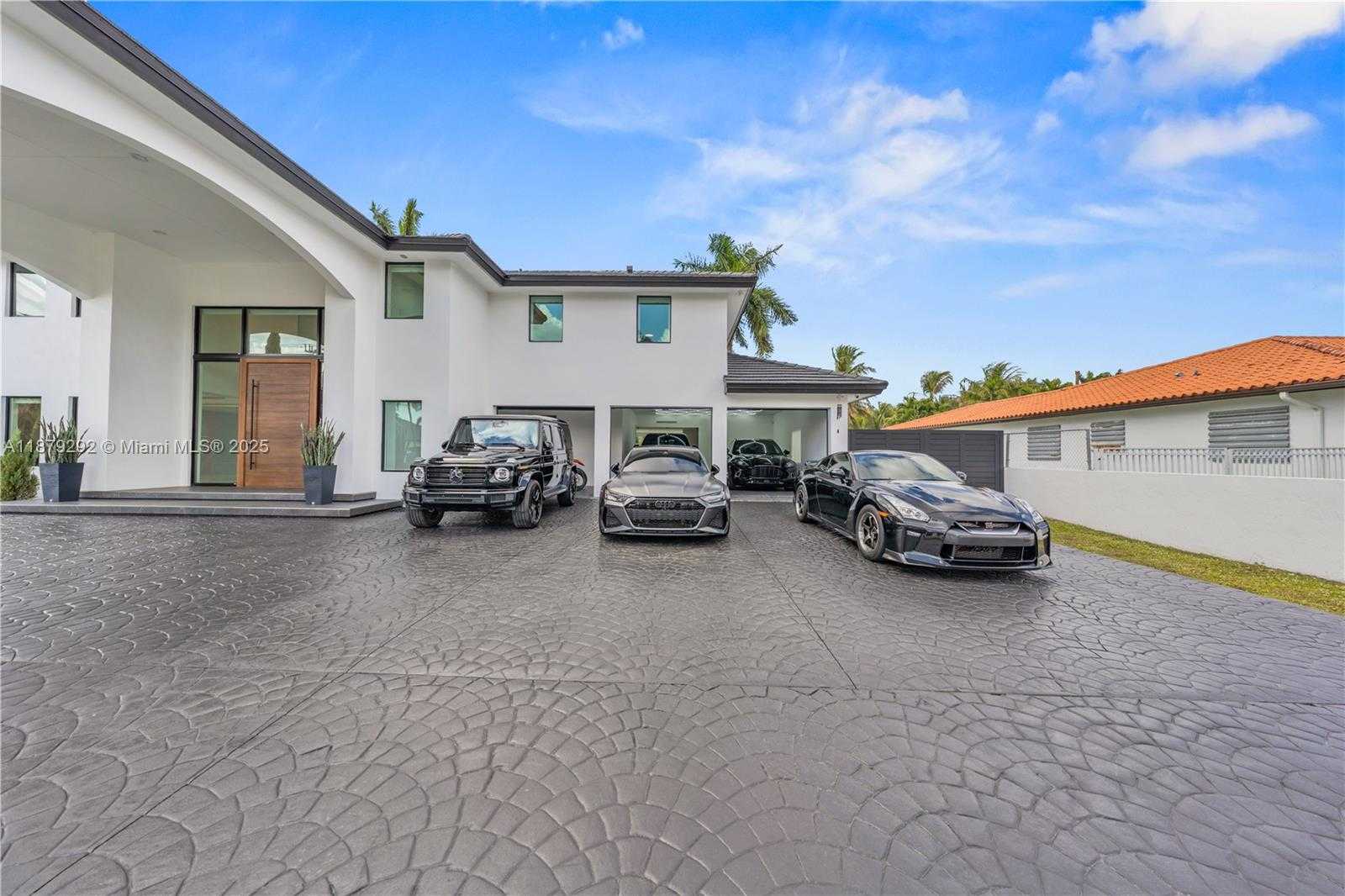 Small Image of 150 NORTH WEST 123RD AVE, Miami Number 2