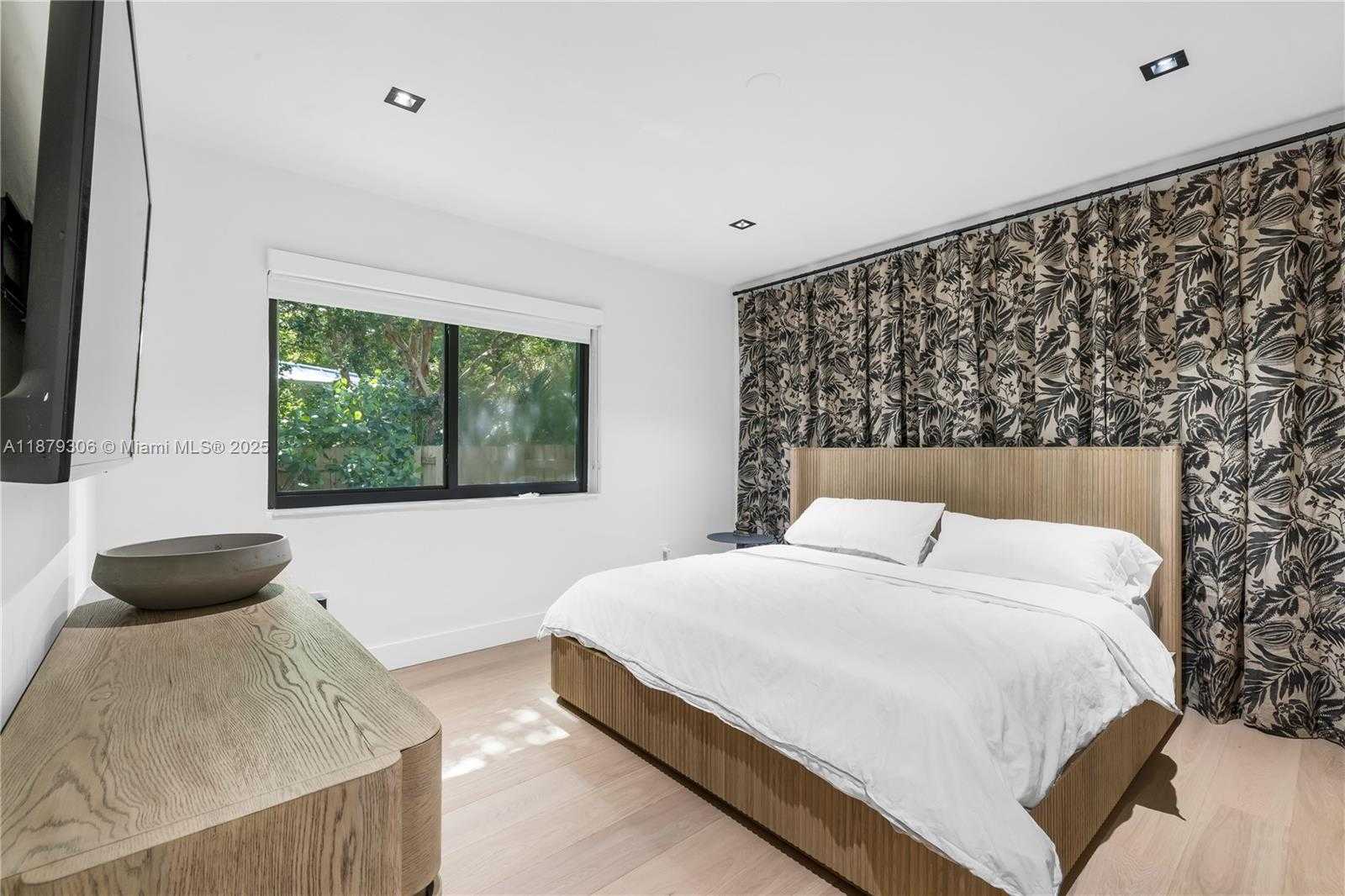 Small Image of 373 NORTH EAST 104TH ST, Miami Shores Number 12
