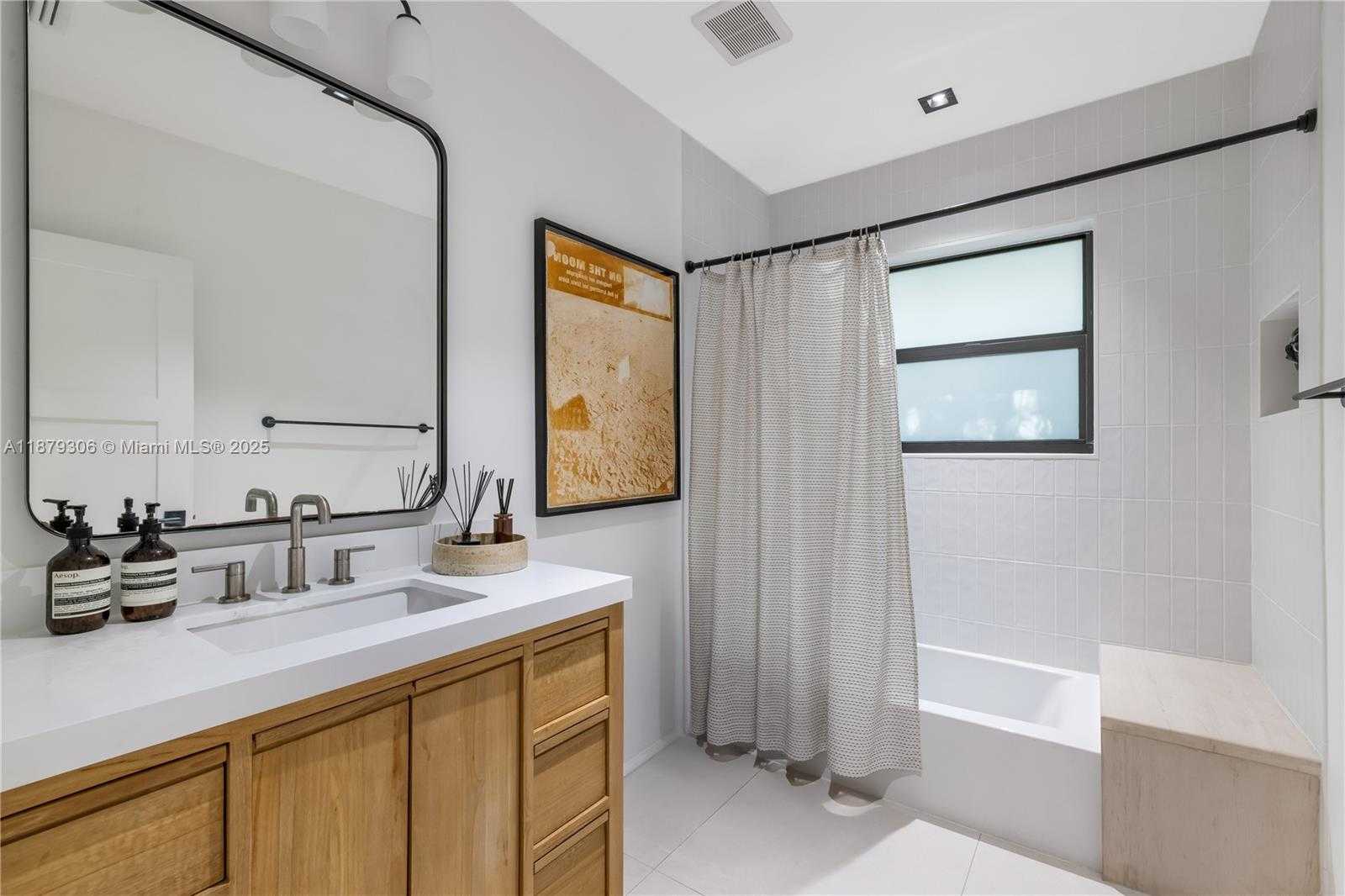 Small Image of 373 NORTH EAST 104TH ST, Miami Shores Number 13