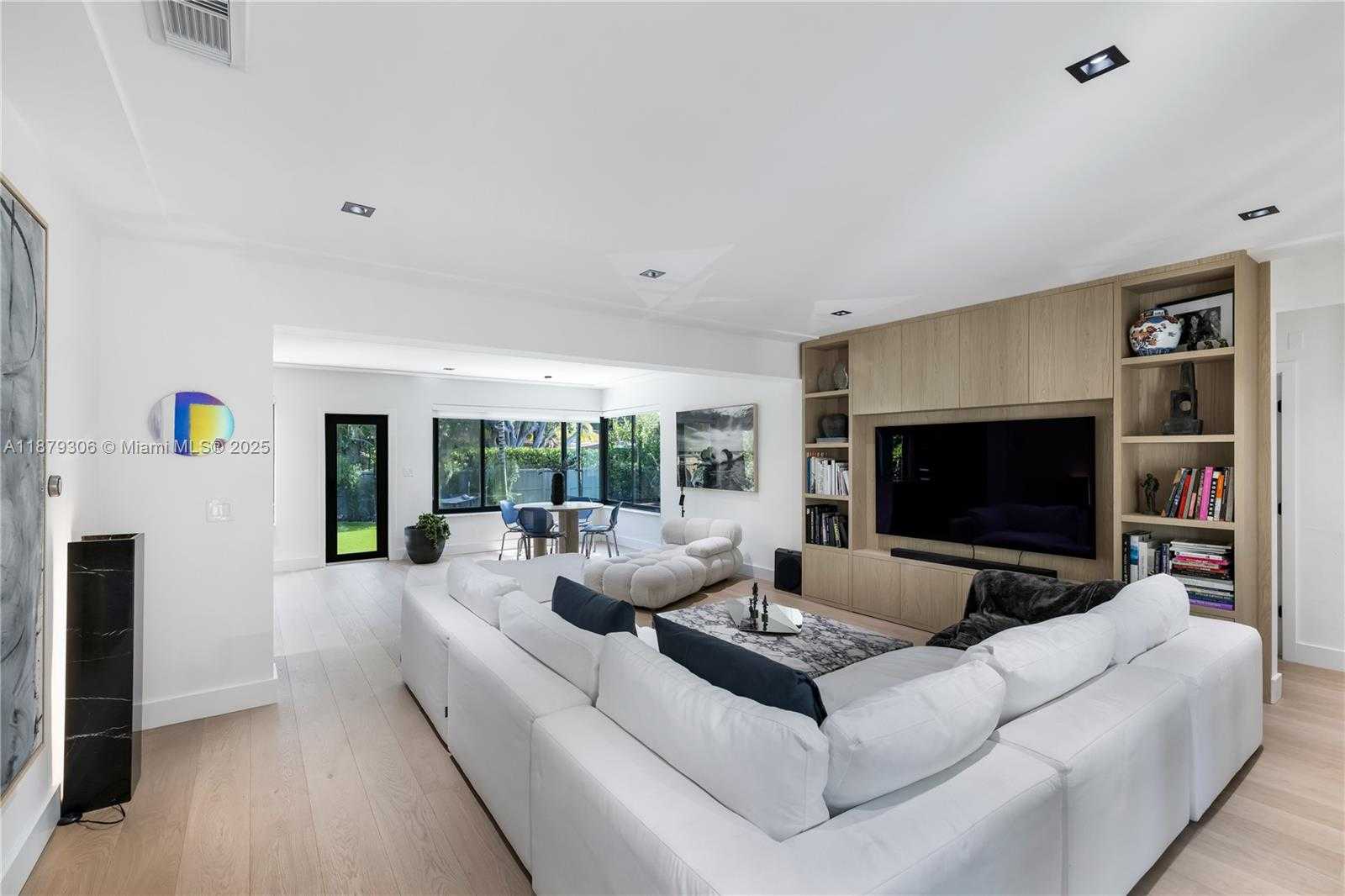 Small Image of 373 NORTH EAST 104TH ST, Miami Shores Number 3