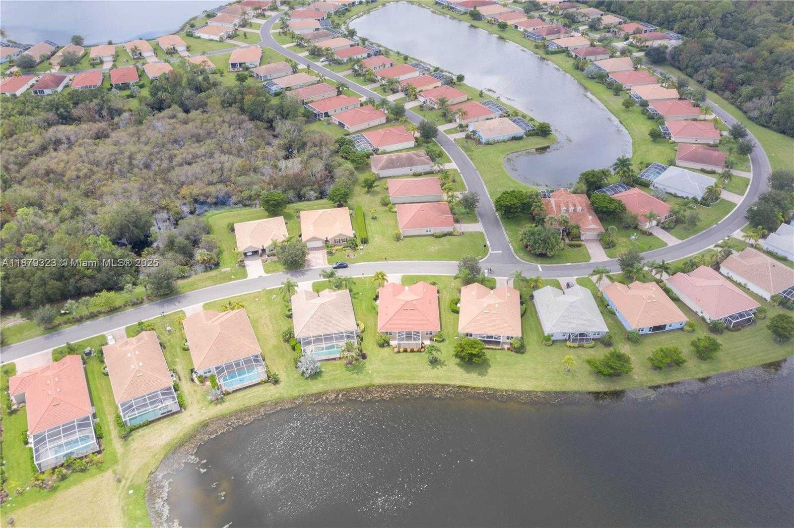 Small Image of 3055 APPLE BLOSSOM DR, Other City - In The State Of Florida Number 31