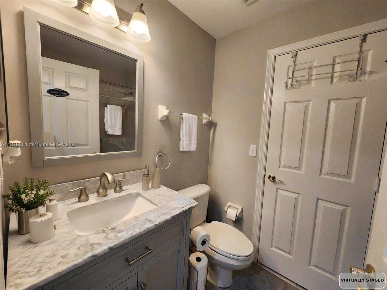 Small Image of 5122 MARLA DR, Boynton Beach Number 27