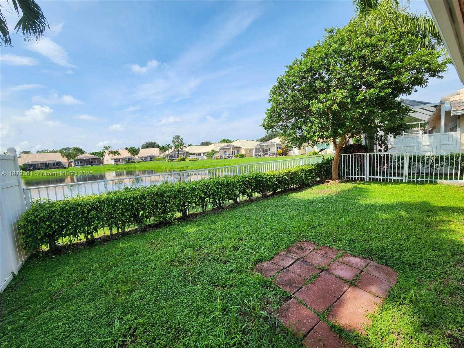 Small Image of 5122 MARLA DR, Boynton Beach Number 33