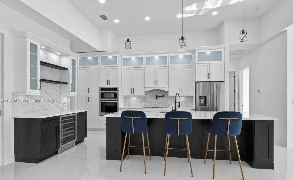 Small Image of 2107 2ND PL, Cape Coral Number 11