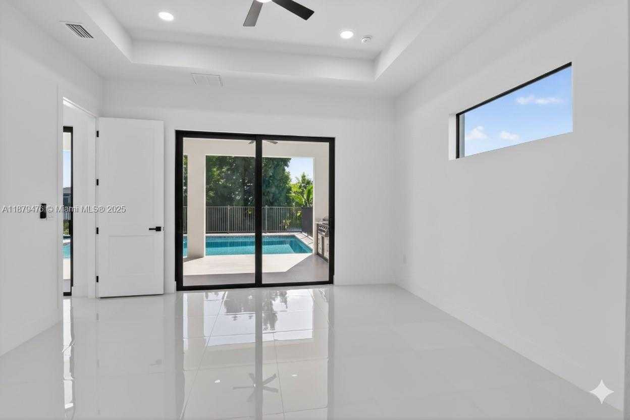 Small Image of 2107 2ND PL, Cape Coral Number 24