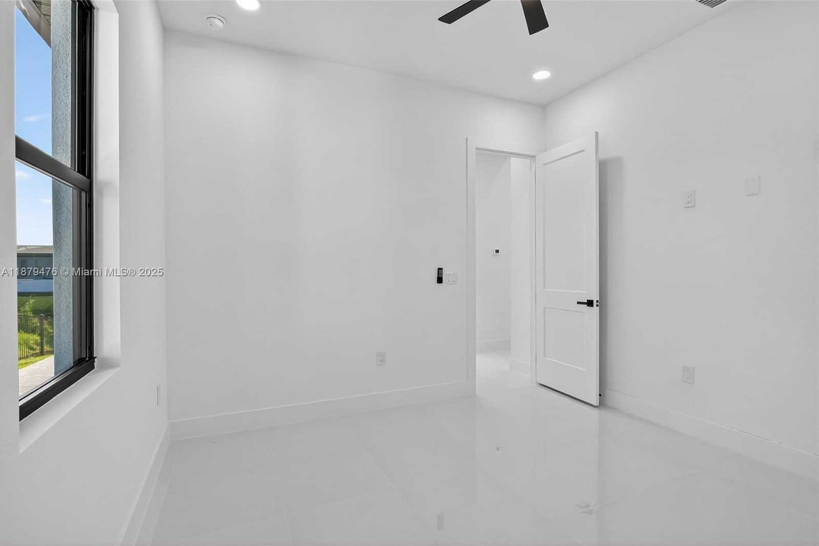 Small Image of 2107 2ND PL, Cape Coral Number 34