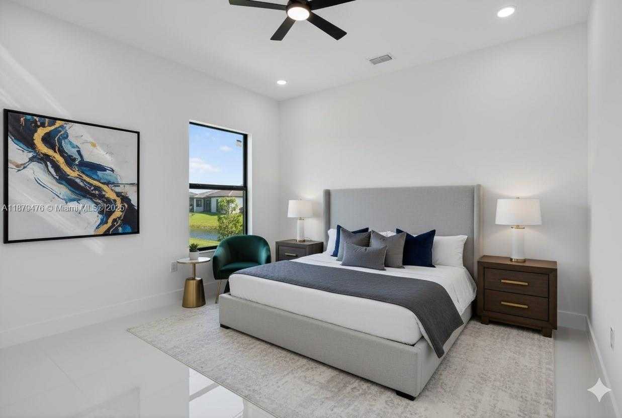 Small Image of 2107 2ND PL, Cape Coral Number 41