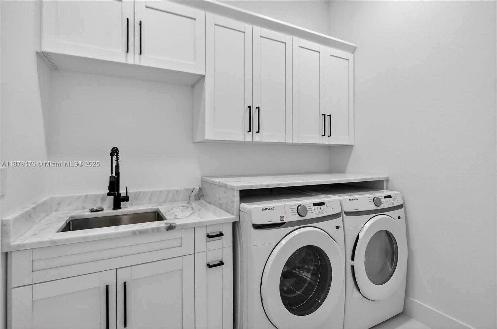 Small Image of 2107 2ND PL, Cape Coral Number 44