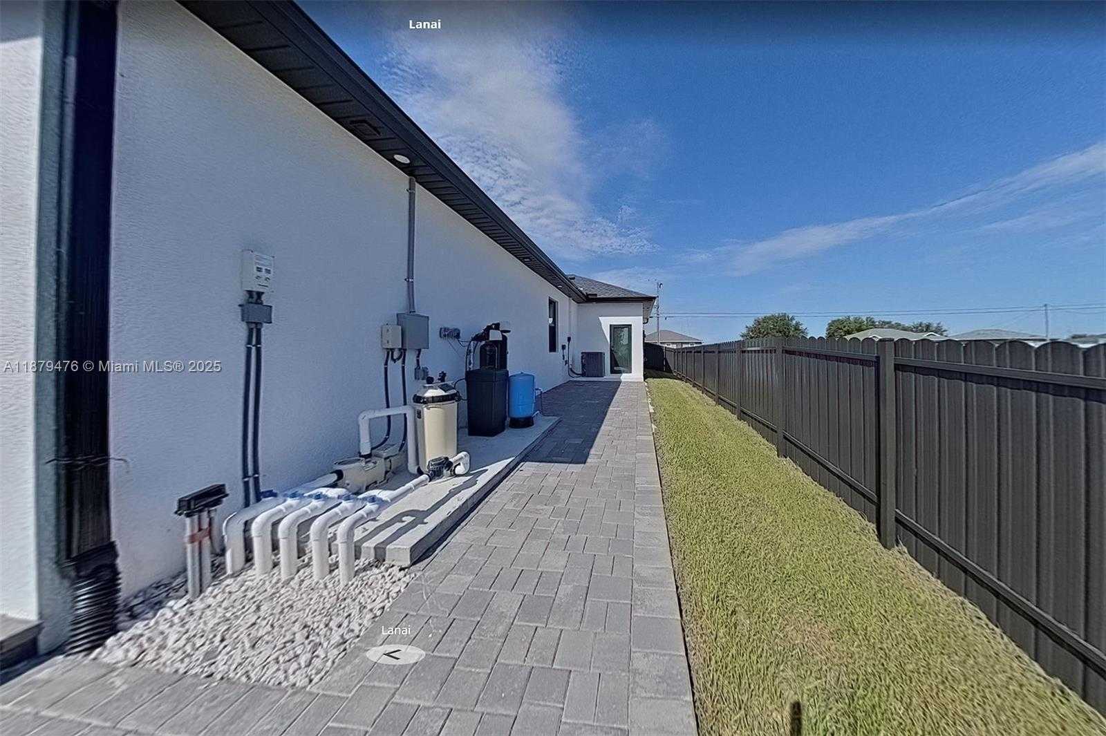 Small Image of 2107 2ND PL, Cape Coral Number 46