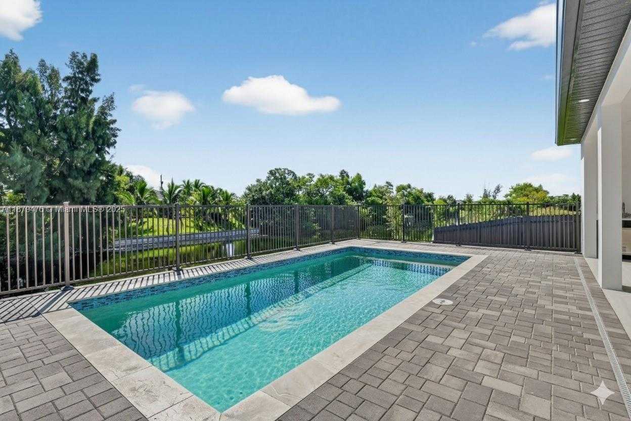 Small Image of 2107 2ND PL, Cape Coral Number 54