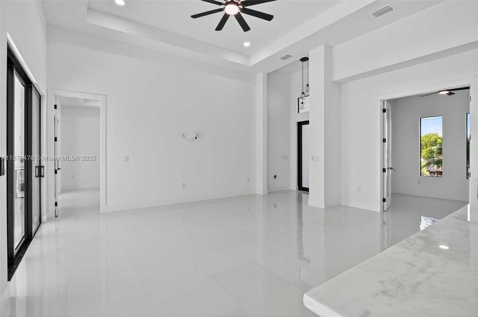 Small Image of 2107 2ND PL, Cape Coral Number 7