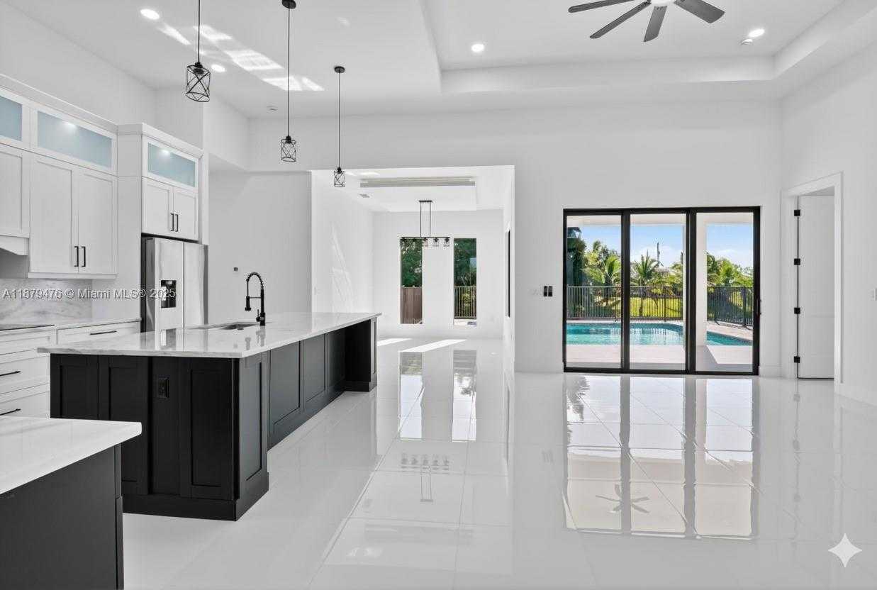 Small Image of 2107 2ND PL, Cape Coral Number 9