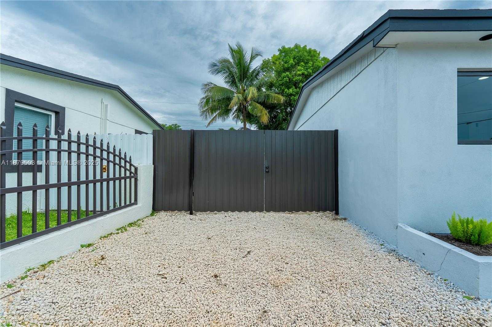 Small Image of 1301 NORTH WEST 176TH TER, Miami Gardens Number 34