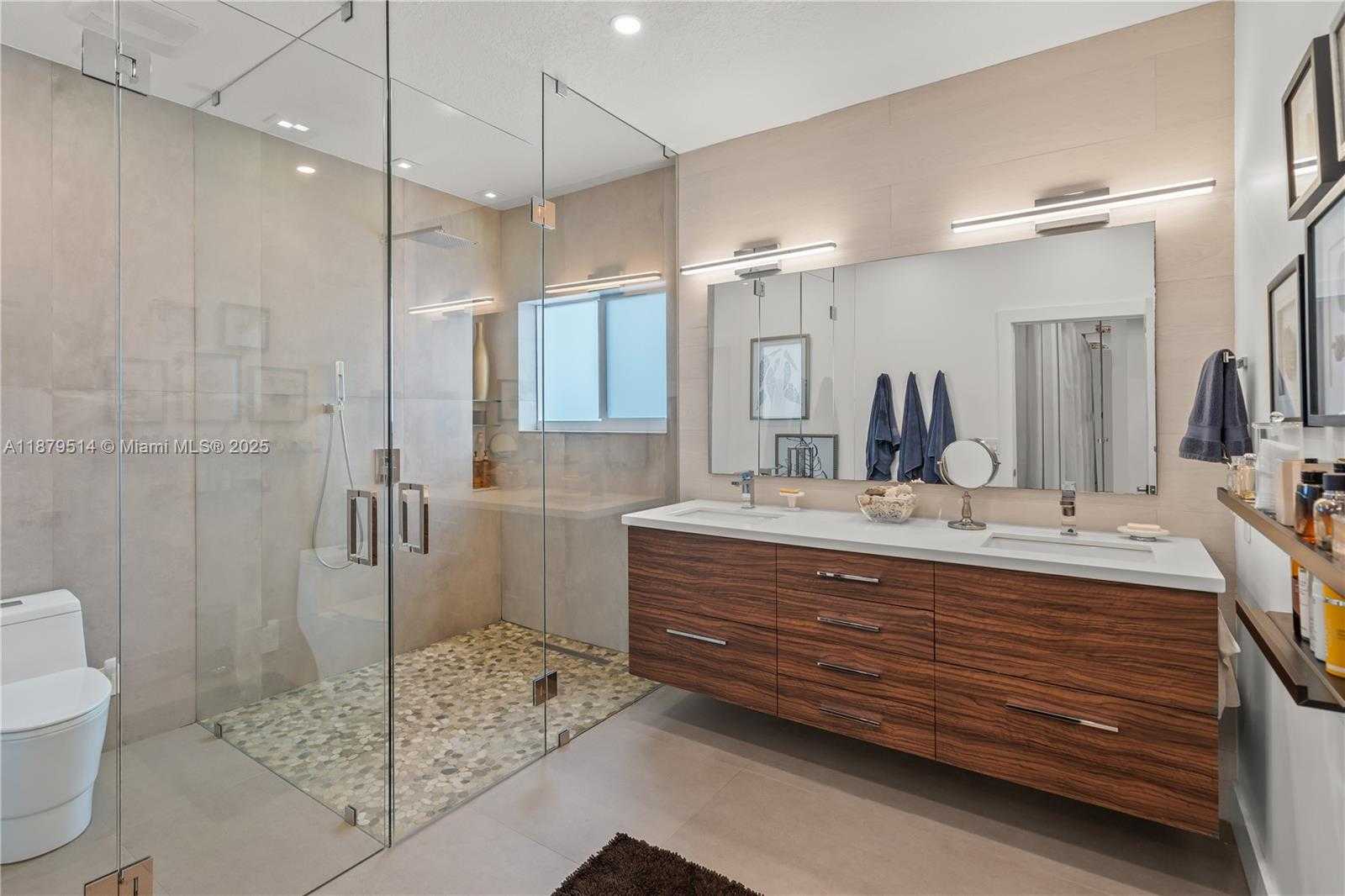 Small Image of 10934 NORTH WEST 59TH ST, Doral Number 16