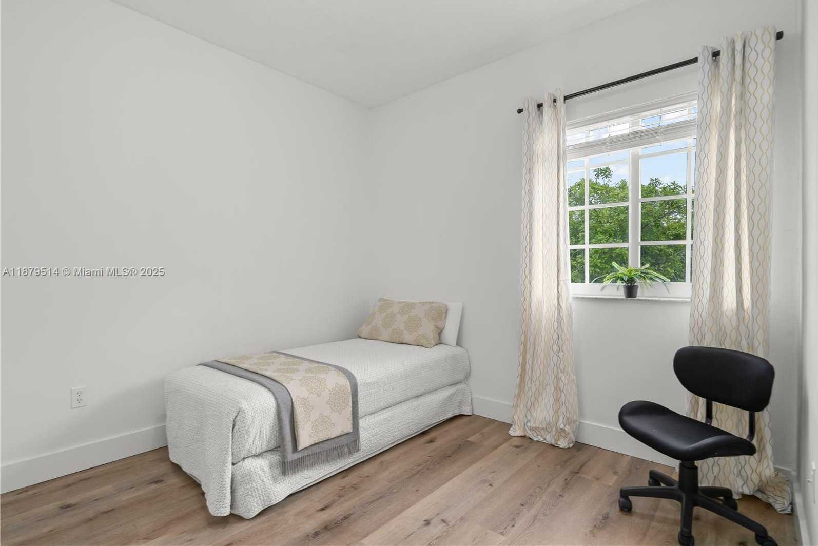 Small Image of 10934 NORTH WEST 59TH ST, Doral Number 18