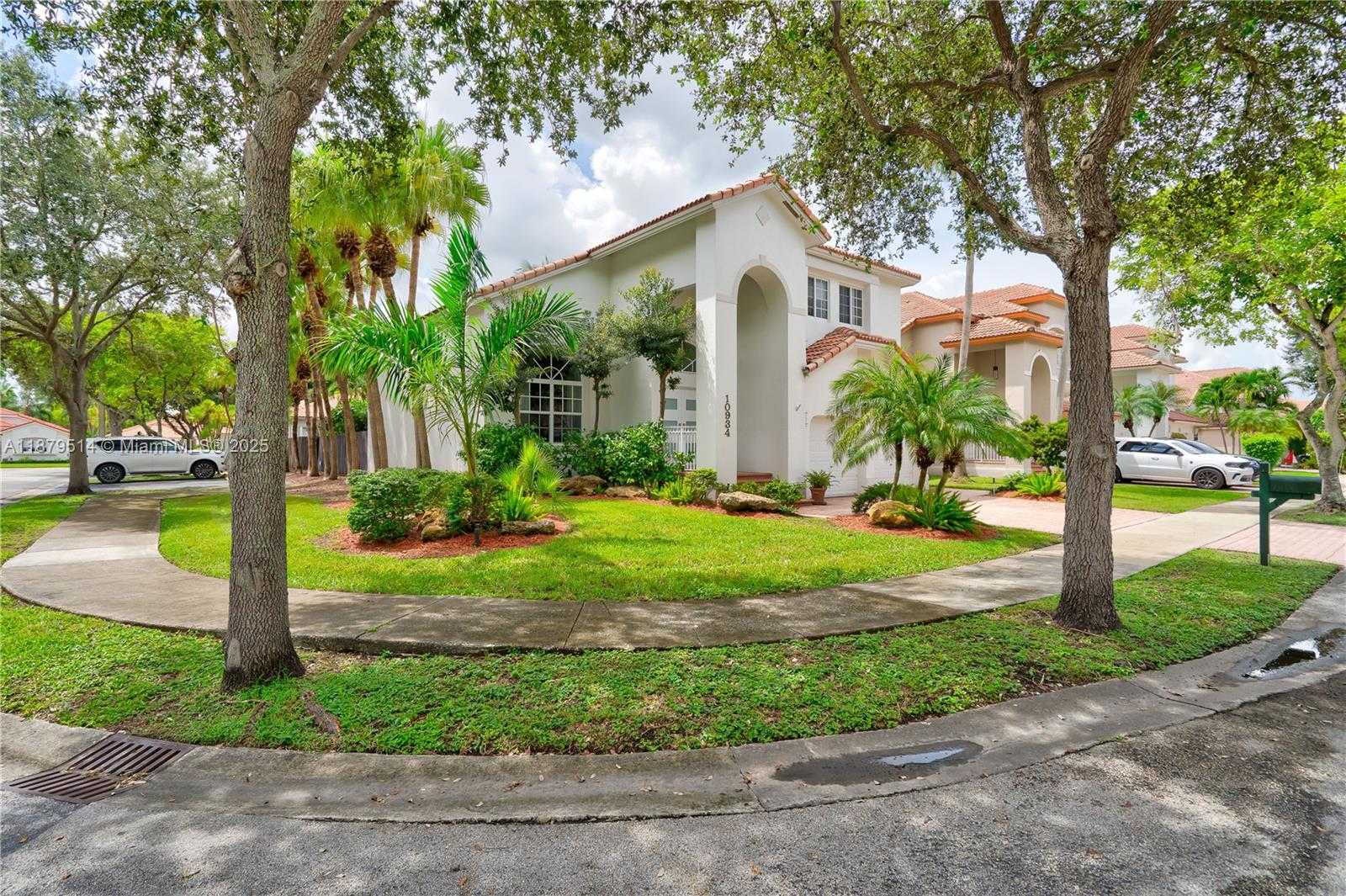 Small Image of 10934 NORTH WEST 59TH ST, Doral Number 3