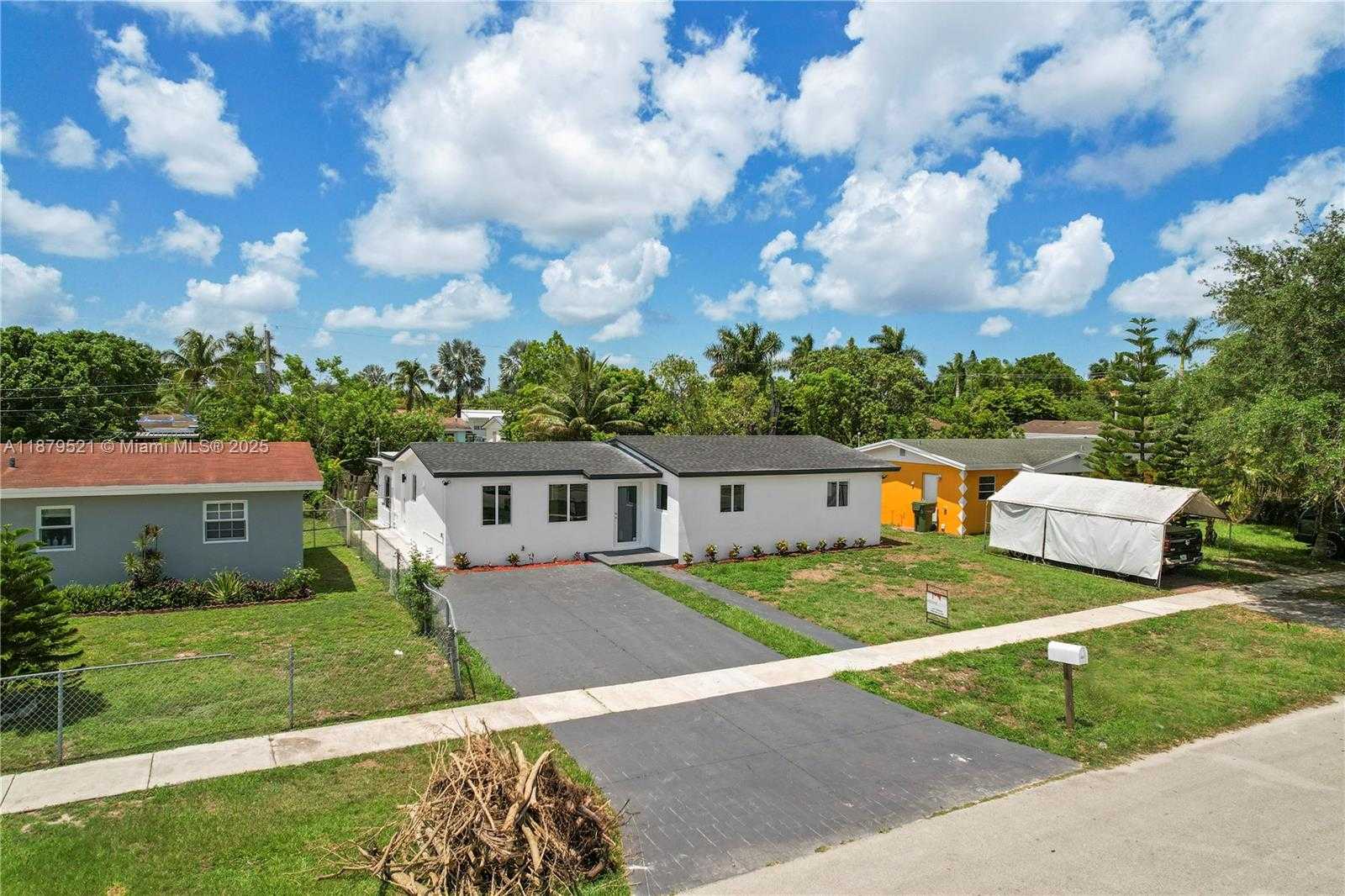Small Image of 651 NORTH WEST 9TH ST, Homestead Number 4