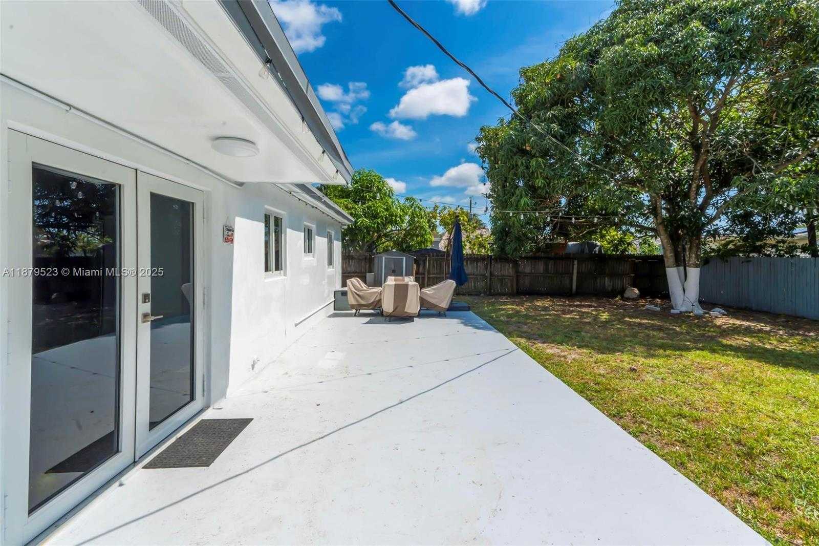 Small Image of 330 NORTH 70TH AVE, Hollywood Number 26