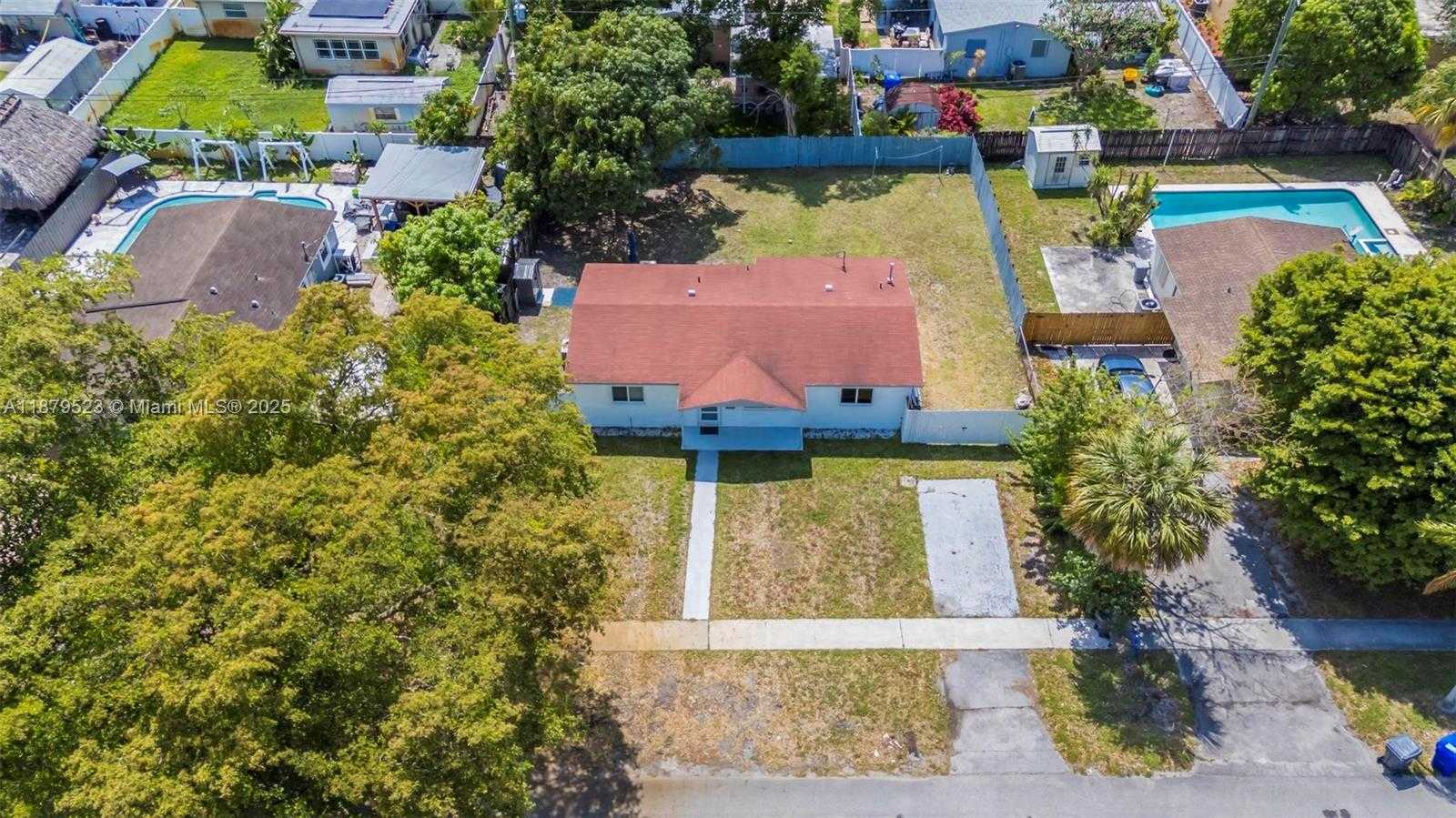 Small Image of 330 NORTH 70TH AVE, Hollywood Number 38