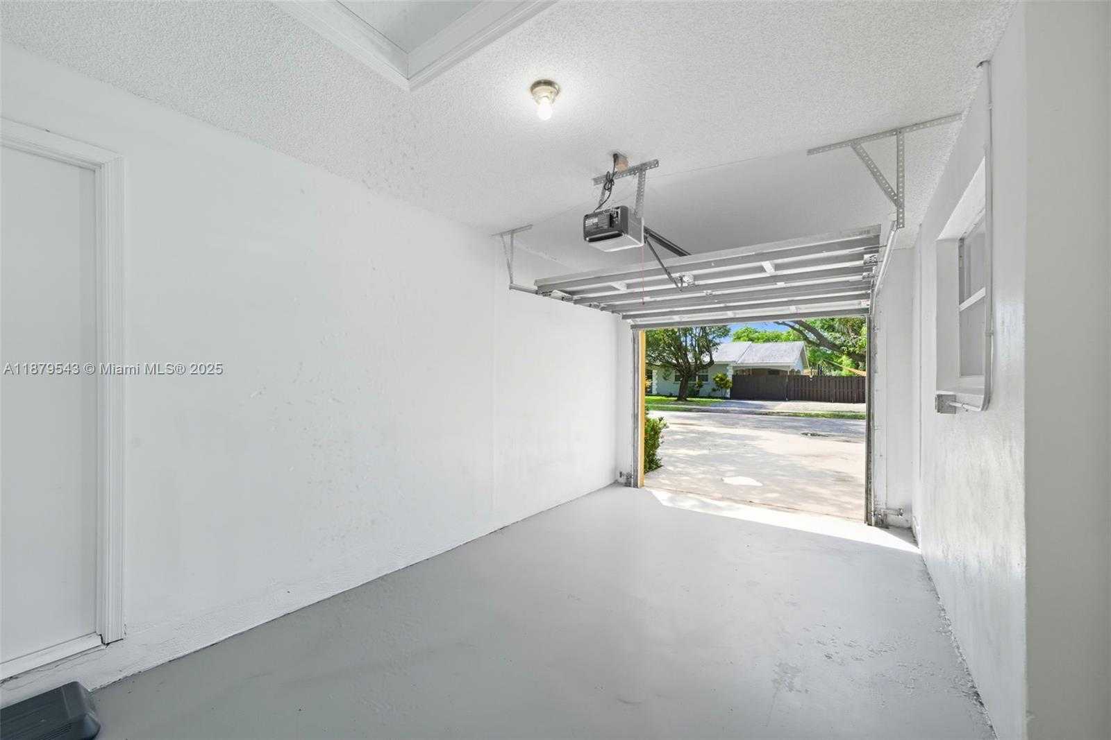 Small Image of 605 SOUTH WEST 15TH ST, Fort Lauderdale Number 34