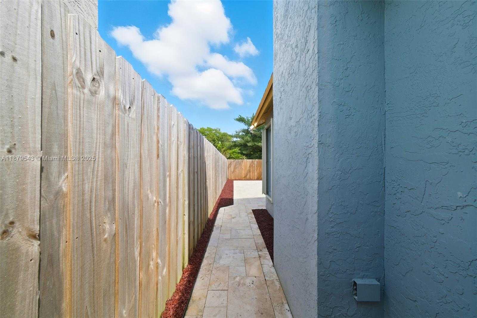 Small Image of 605 SOUTH WEST 15TH ST, Fort Lauderdale Number 42