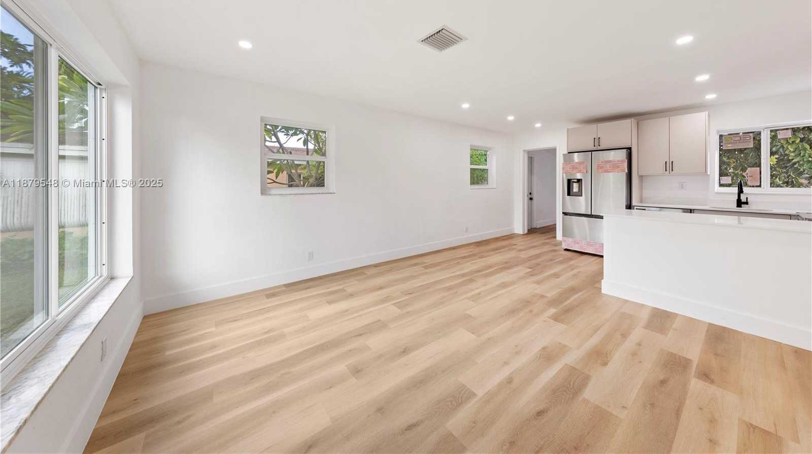 Small Image of 6117 NORTH WEST 27TH ST, Margate Number 11