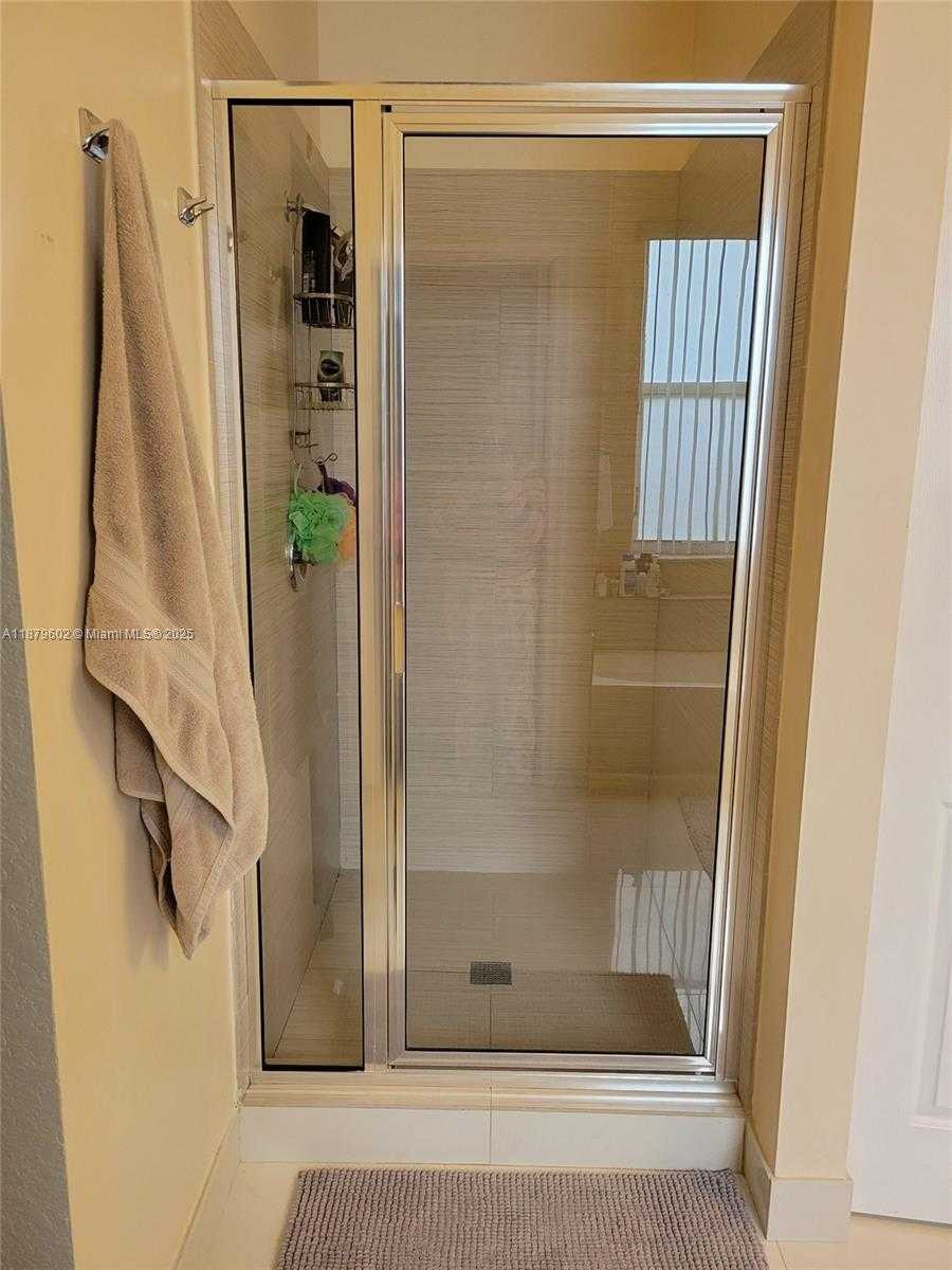 Small Image of 1569 WINTERBERRY LN, Weston Number 11
