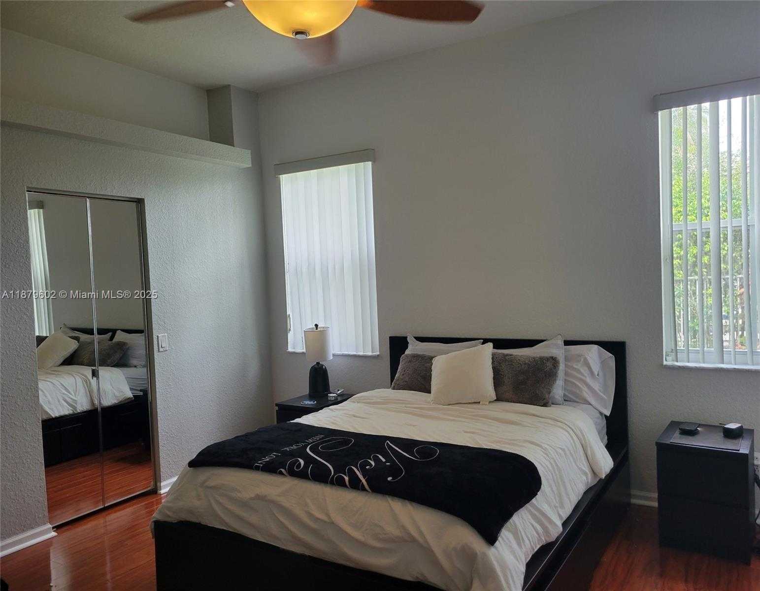 Small Image of 1569 WINTERBERRY LN, Weston Number 12