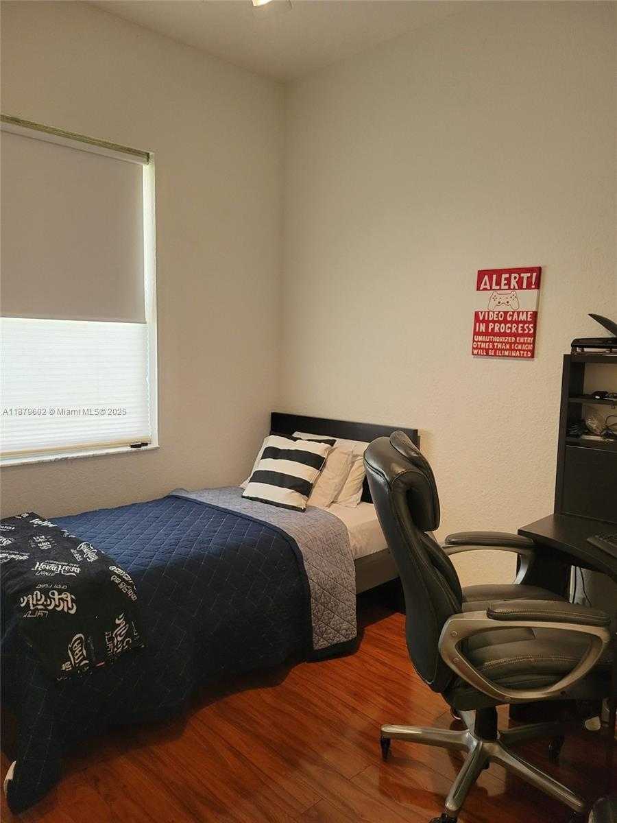 Small Image of 1569 WINTERBERRY LN, Weston Number 15