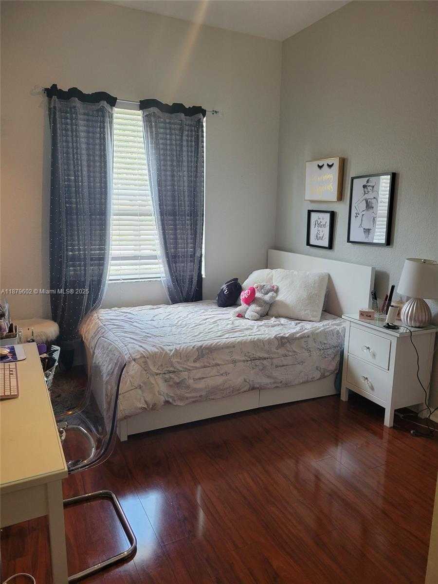 Small Image of 1569 WINTERBERRY LN, Weston Number 16
