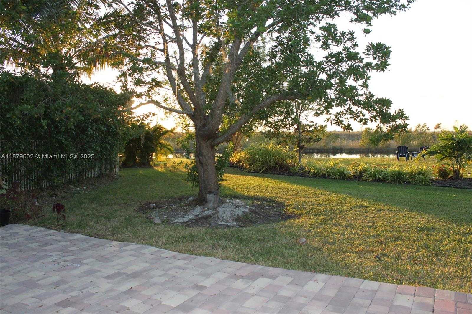 Small Image of 1569 WINTERBERRY LN, Weston Number 18