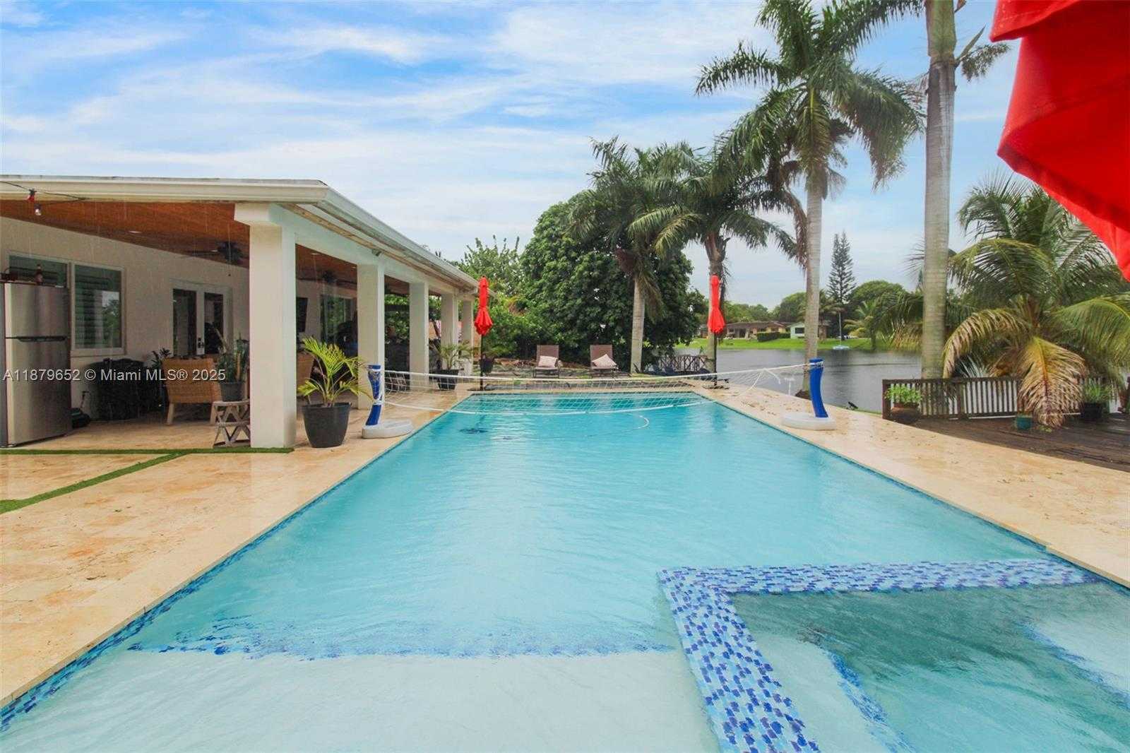 Small Image of 15000 EGAN LN, Miami Lakes Number 11