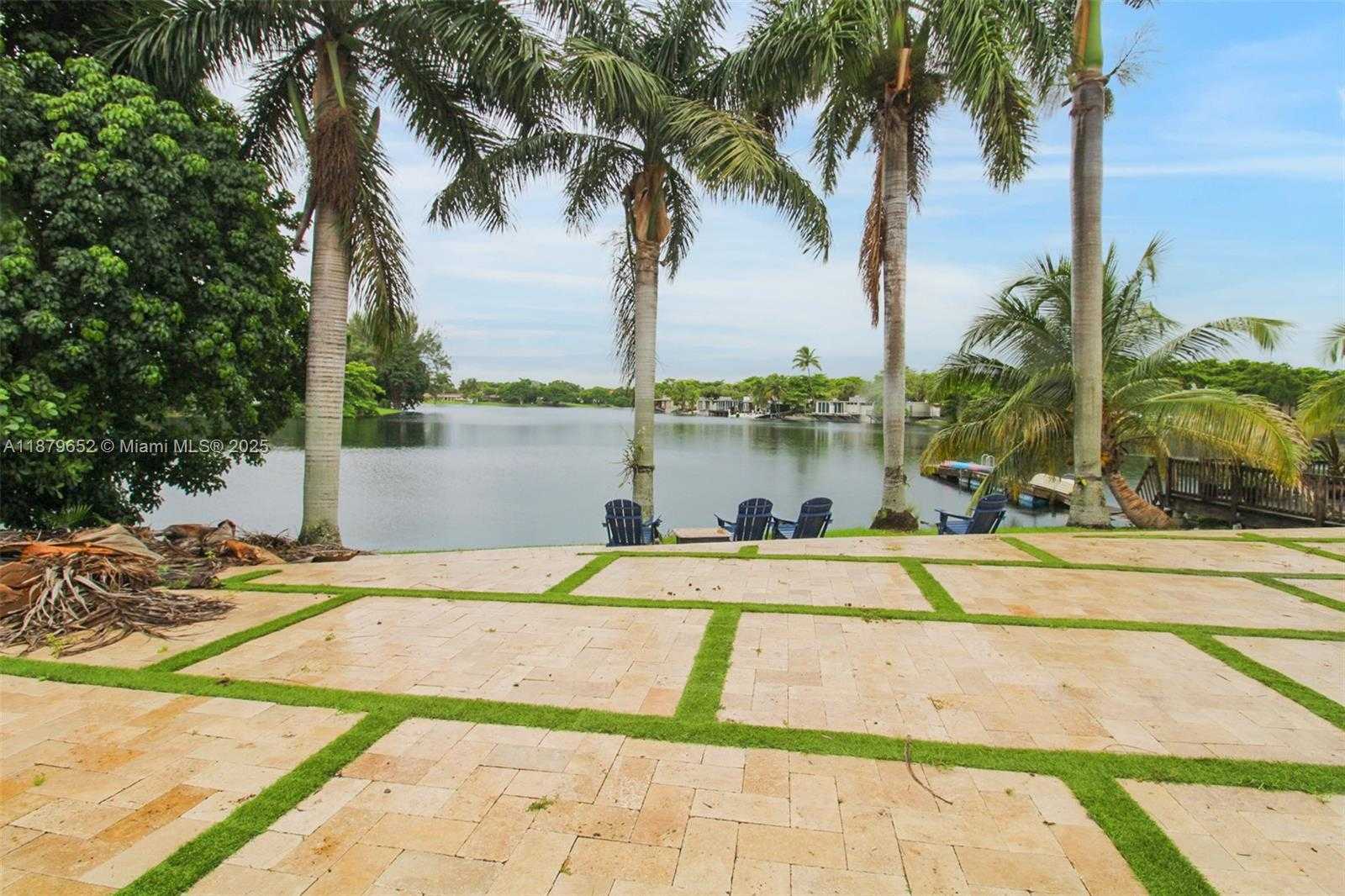 Small Image of 15000 EGAN LN, Miami Lakes Number 17