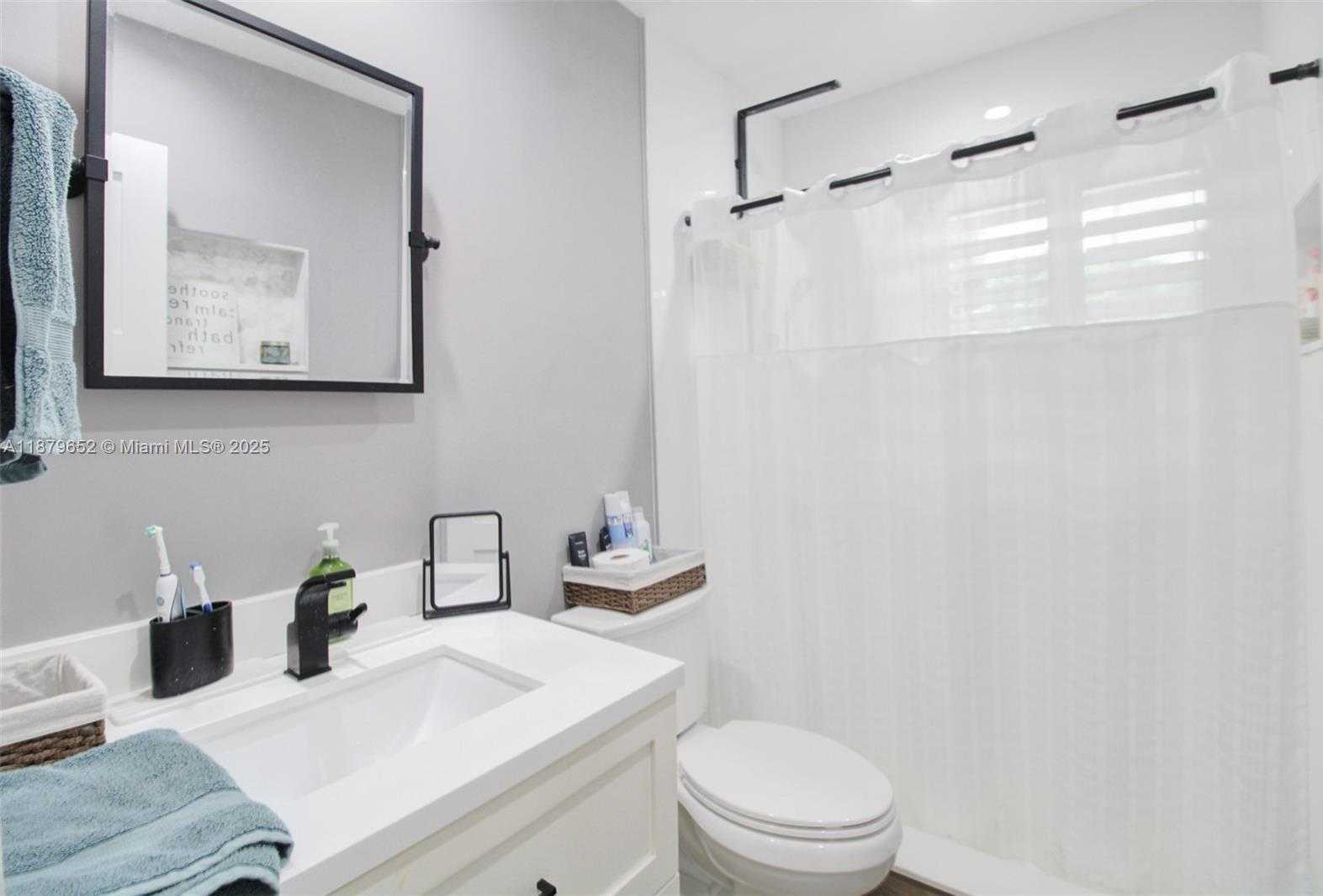 Small Image of 15000 EGAN LN, Miami Lakes Number 20
