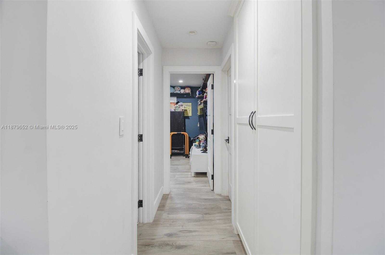 Small Image of 15000 EGAN LN, Miami Lakes Number 24