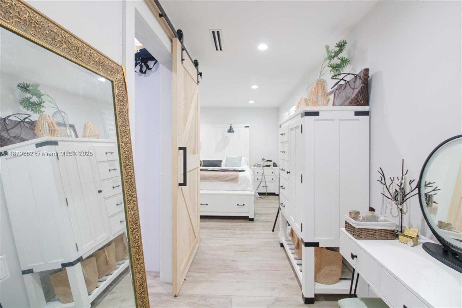 Small Image of 15000 EGAN LN, Miami Lakes Number 28