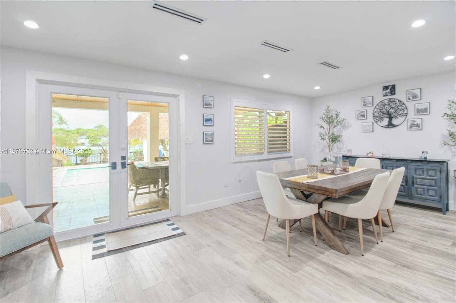 Small Image of 15000 EGAN LN, Miami Lakes Number 32