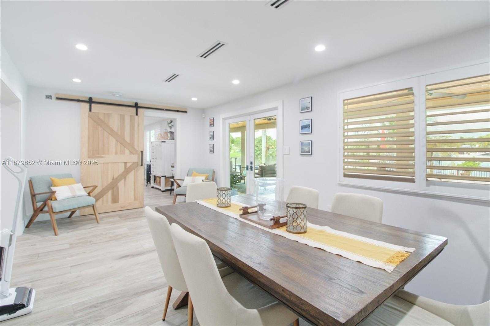 Small Image of 15000 EGAN LN, Miami Lakes Number 33
