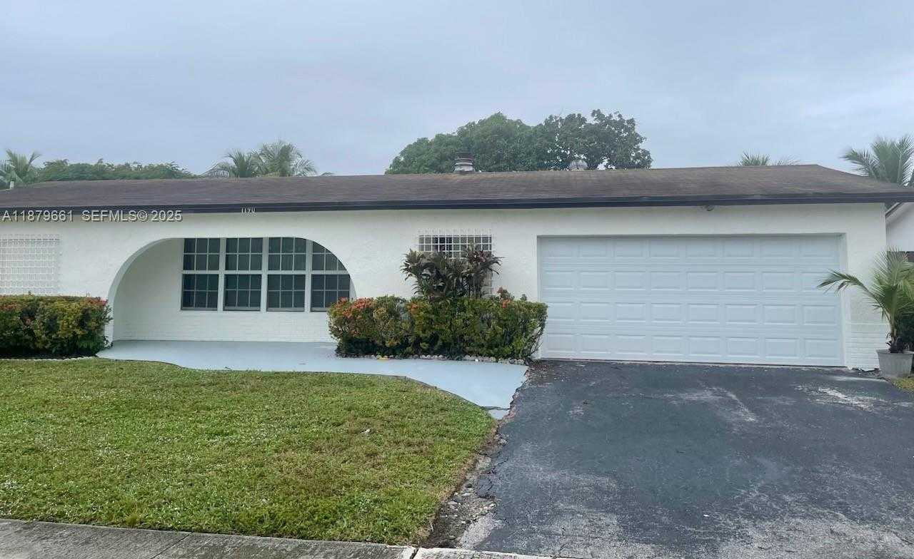 Small Image of 1190 NORTH WEST 92ND AVE, Pembroke Pines Number 2