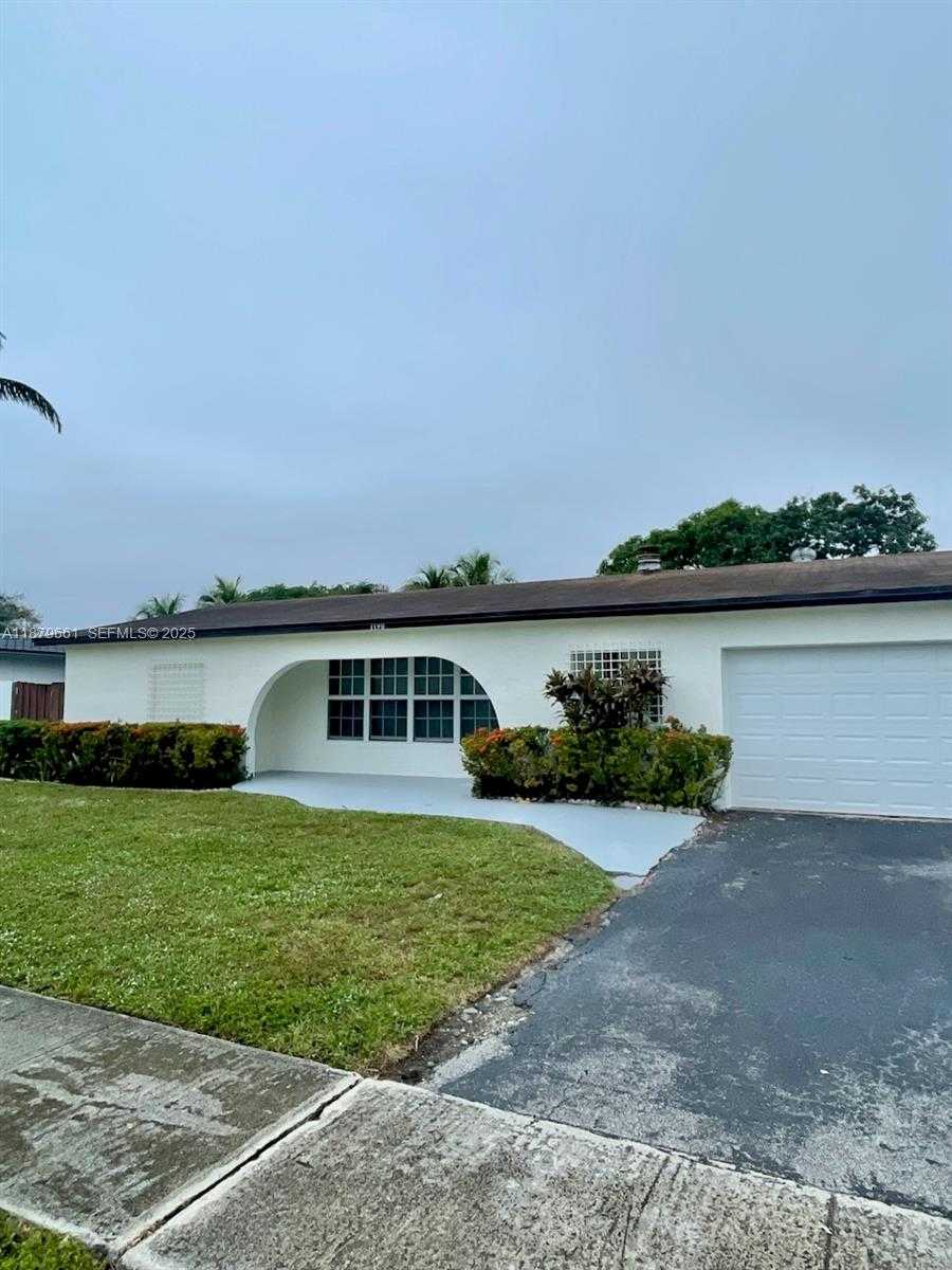 Small Image of 1190 NORTH WEST 92ND AVE, Pembroke Pines Number 3