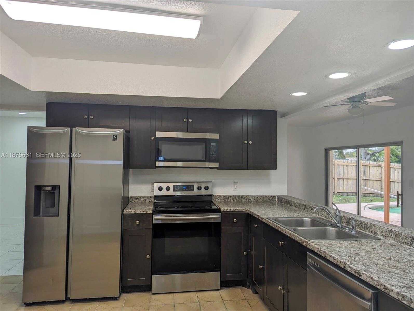 Small Image of 1190 NORTH WEST 92ND AVE, Pembroke Pines Number 6