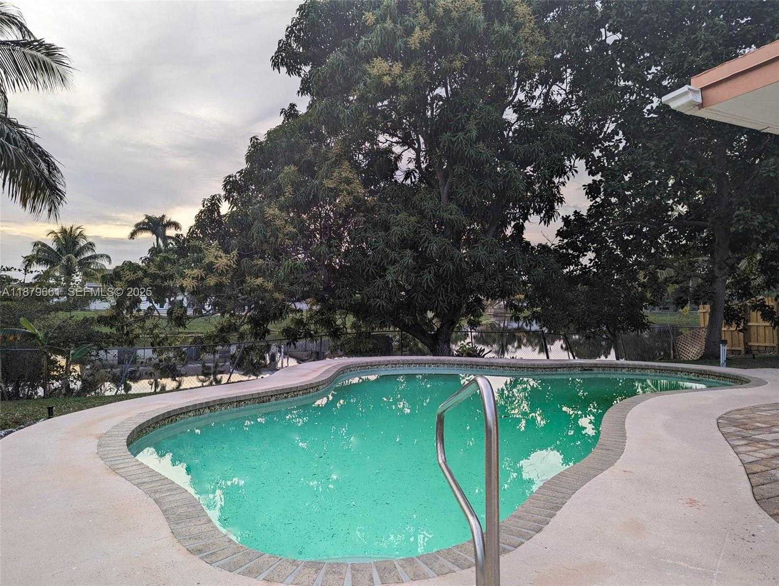 Small Image of 1190 NORTH WEST 92ND AVE, Pembroke Pines Number 8