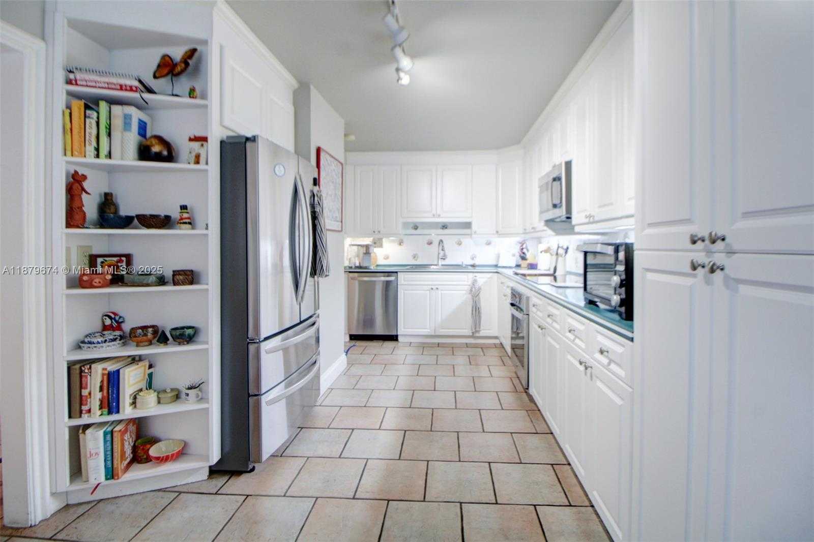 Small Image of 9929 NORTH WEST 49TH TER, Doral Number 26