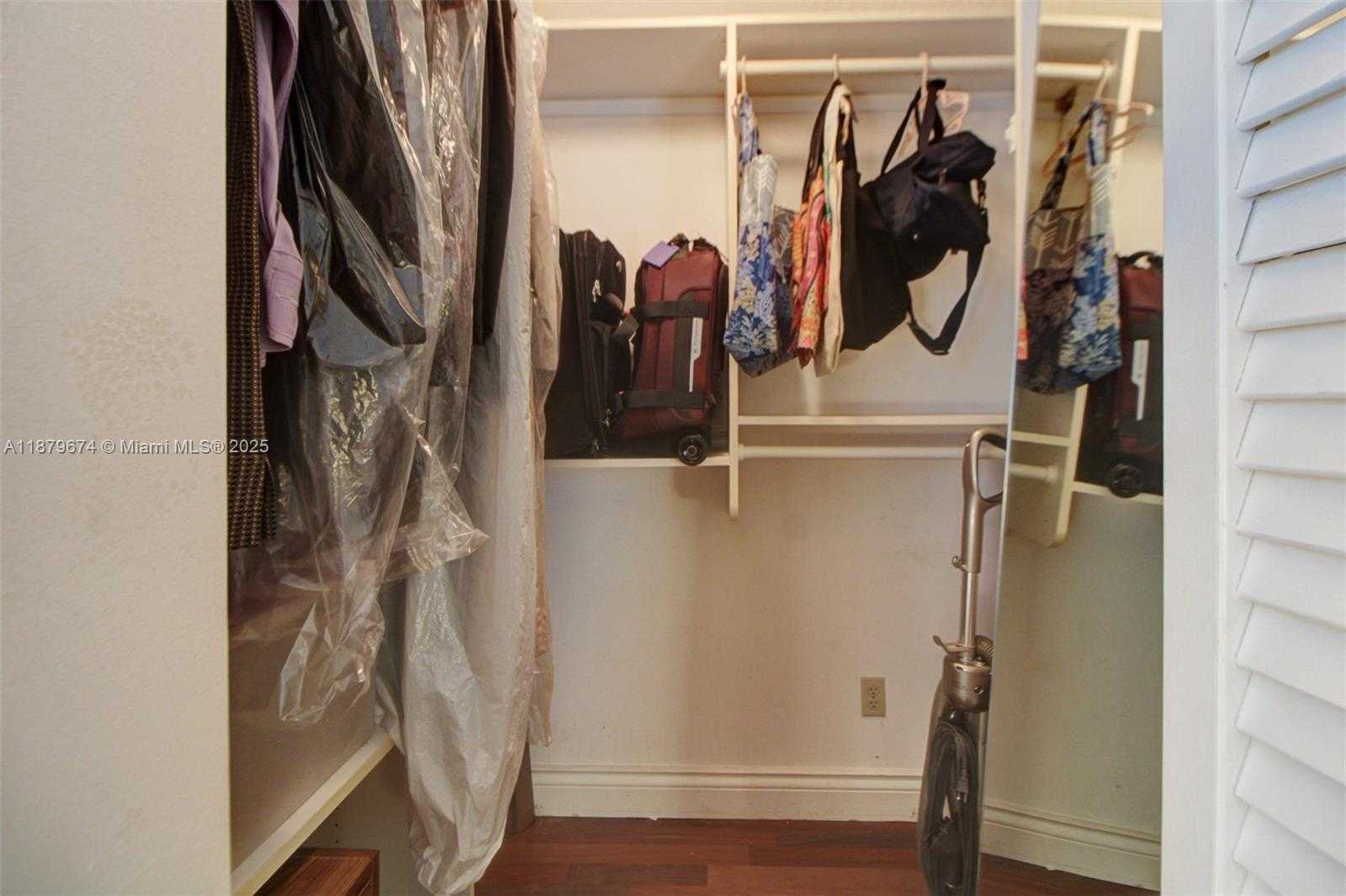 Small Image of 9929 NORTH WEST 49TH TER, Doral Number 45