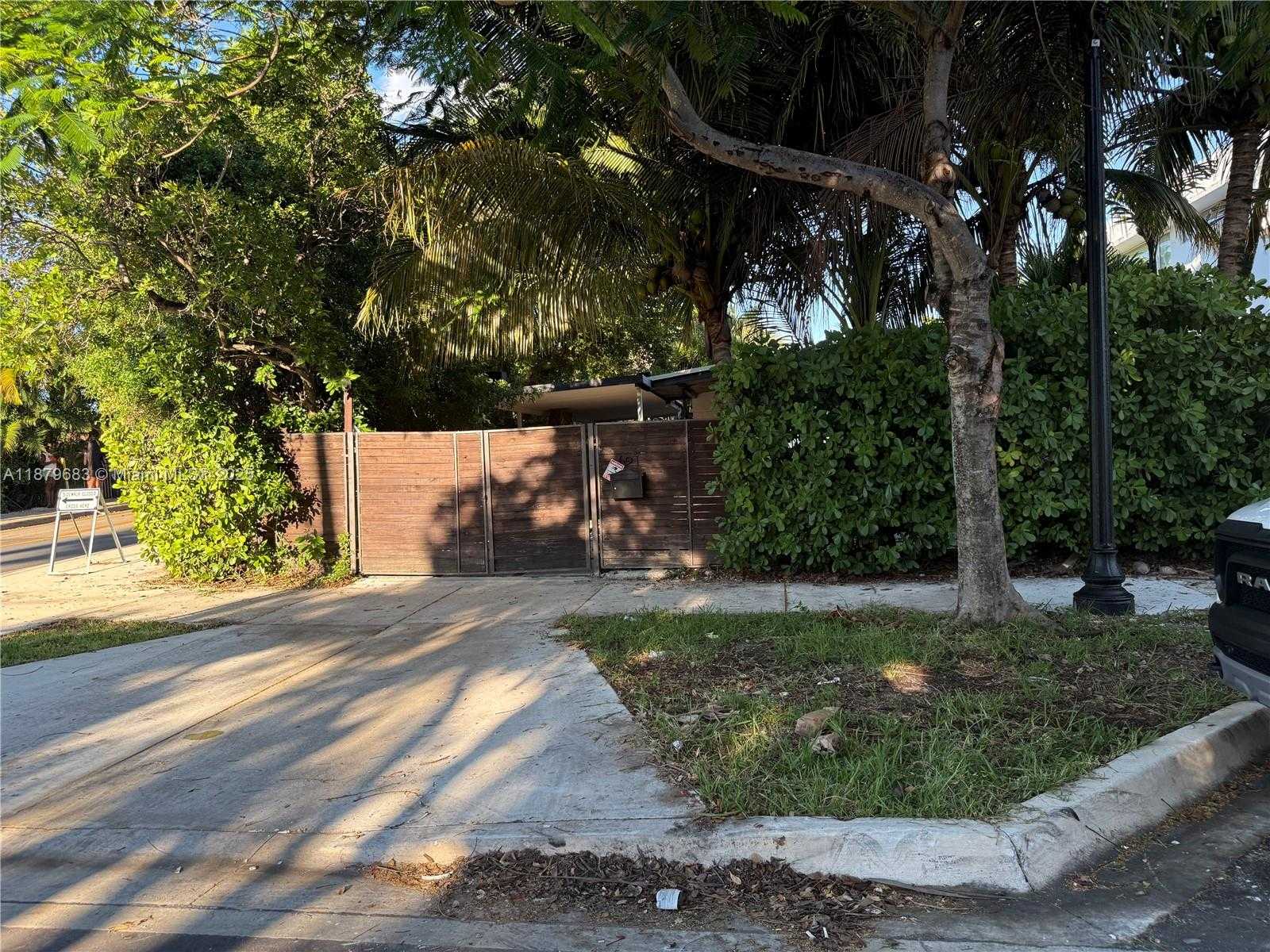 Small Image of 691 NORTH WEST 7TH ST RD, Miami Number 26