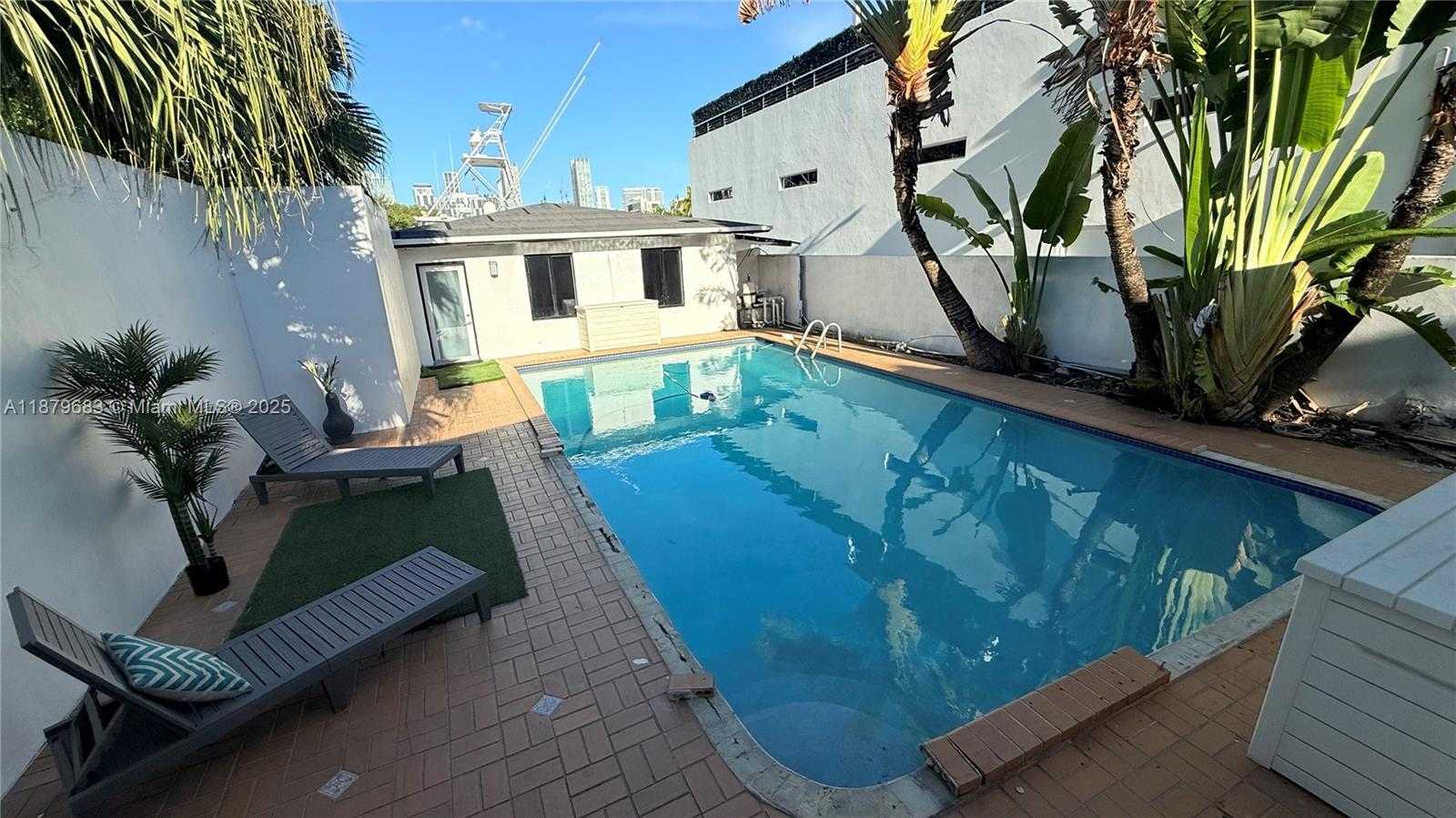 Small Image of 691 NORTH WEST 7TH ST RD, Miami Number 35